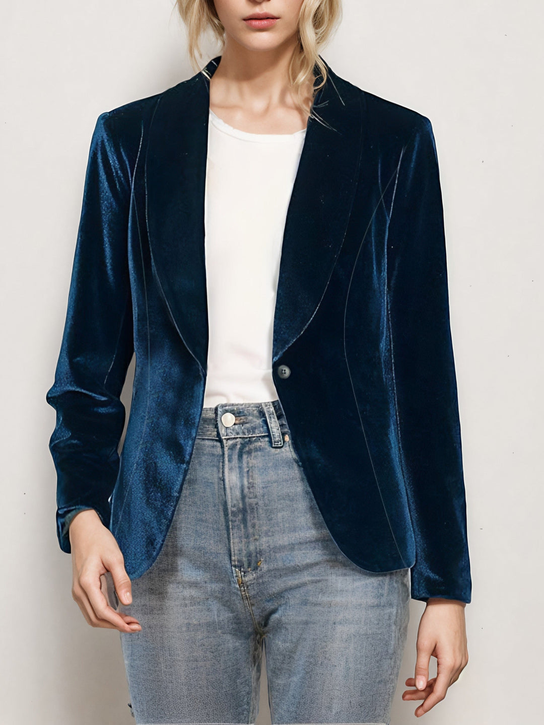Maureen – Velvet Slim-Fit Blazer