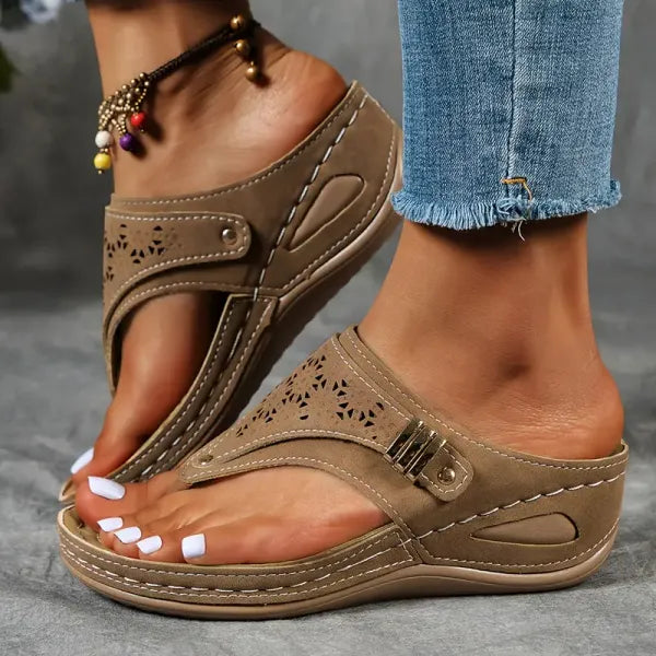 CASANDRA - Wellness Support Sandals